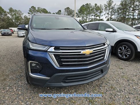 Used 2022 Chevrolet Traverse LT image 4