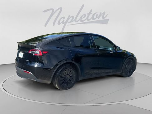Used 2024 Tesla Model Y Long Range AWD/4WD image 6