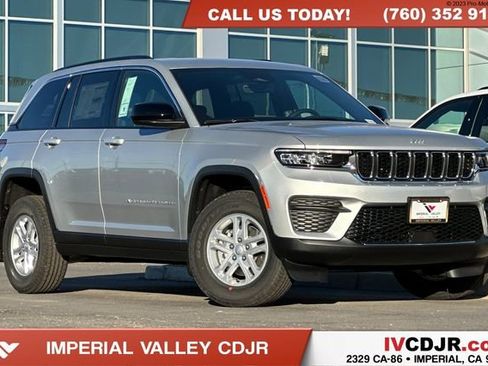 New 2025 Jeep Grand Cherokee Laredo w/ MOPAR Finishing Package RWD image 1