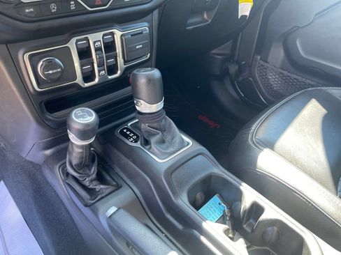 Used 2022 Jeep Wrangler Unlimited Sport AWD/4WD image 19