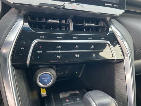 Used 2021 Toyota Venza Limited image 16