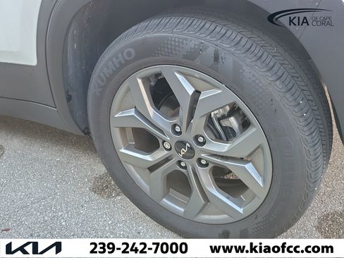 Certified 2026 Kia Seltos LX FWD image 7