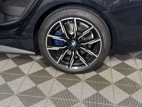 Used 2025 BMW i4 eDrive40 w/ M Sport Package RWD image 9