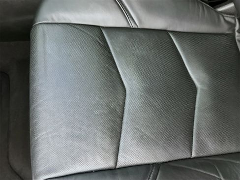 Used 2015 Cadillac Escalade Luxury image 21