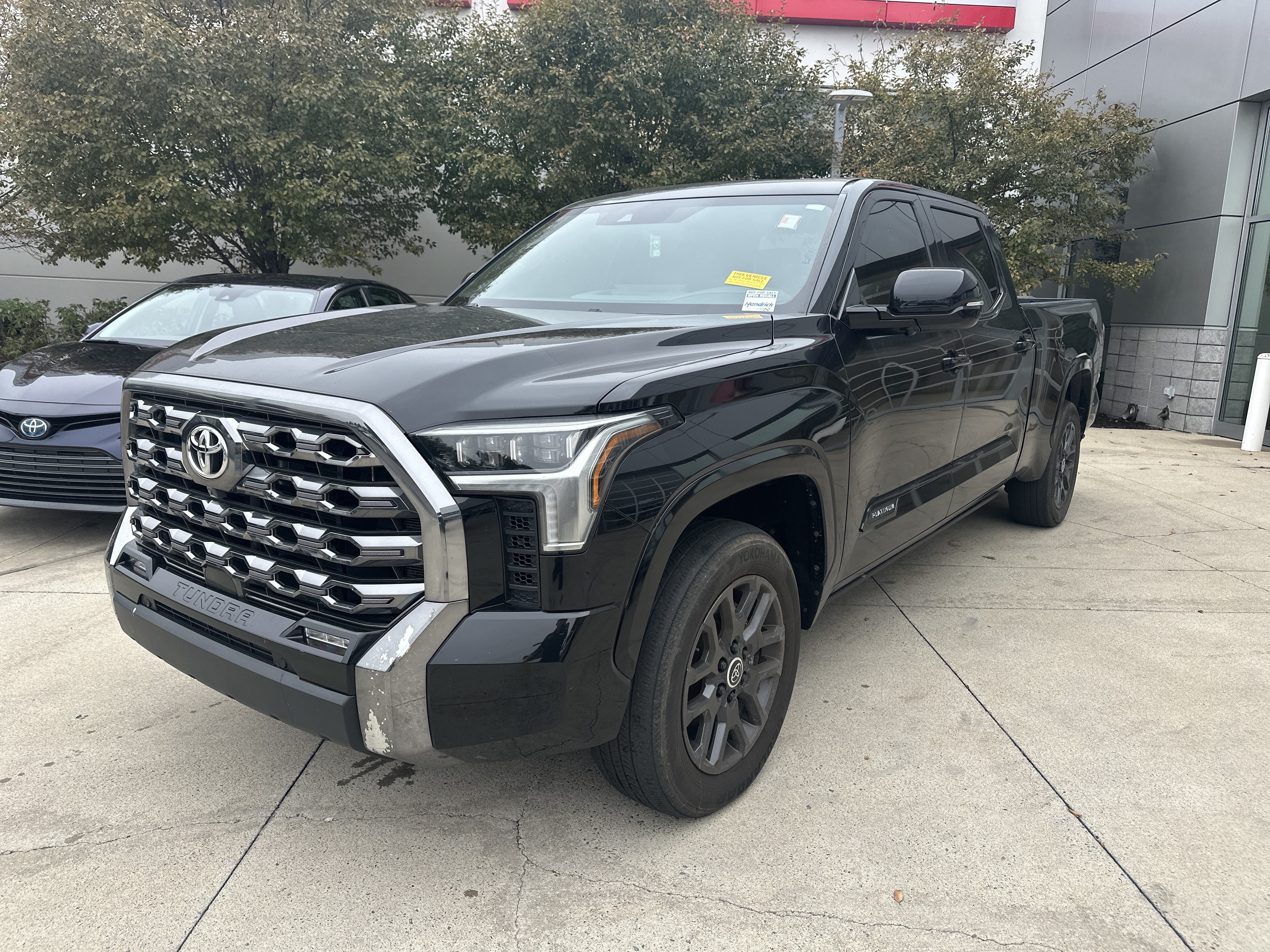 Used 2024 Toyota Tundra Platinum AWD/4WD image 3