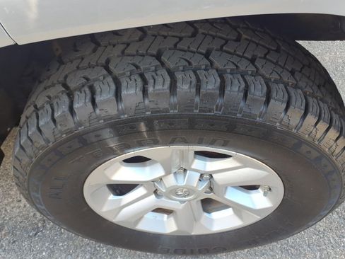 Used 2017 Toyota 4Runner SR5 Premium AWD/4WD image 6