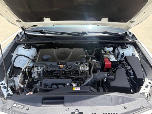 Used 2021 Toyota Camry LE FWD image 20