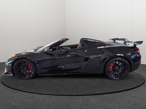 New 2026 Chevrolet Corvette Z06 w/ Z07 Performance Package image 2