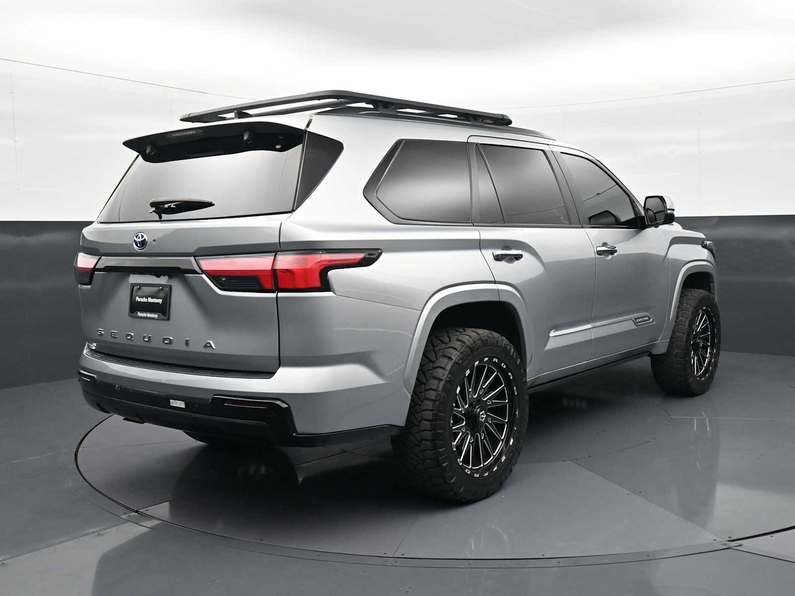 Used 2024 Toyota Sequoia Capstone AWD/4WD image 27