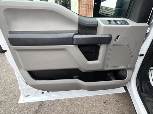 Used 2018 Ford F150 XL w/ Equipment Group 101A Mid AWD/4WD image 19