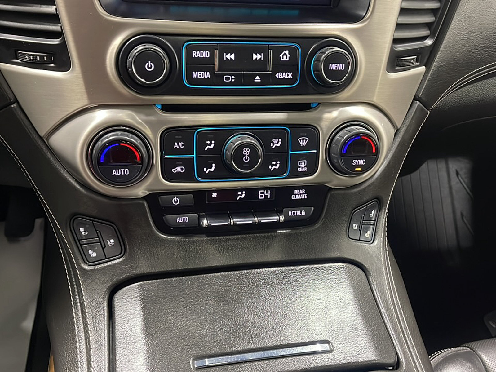 Used 2020 GMC Yukon Denali w/ Denali Premium Package AWD/4WD image 10