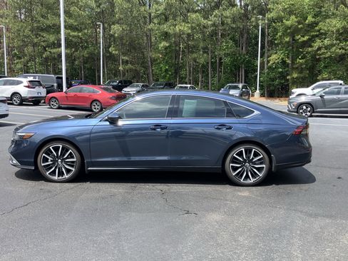 Used 2025 Honda Accord Touring image 8