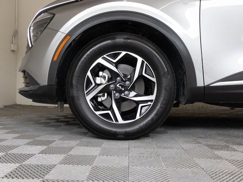 Used 2025 Kia Sportage LX FWD image 9