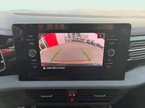 Used 2025 Volkswagen Jetta SE image 26