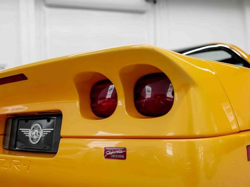 Used 1991 Chevrolet Corvette ZR-1 image 35