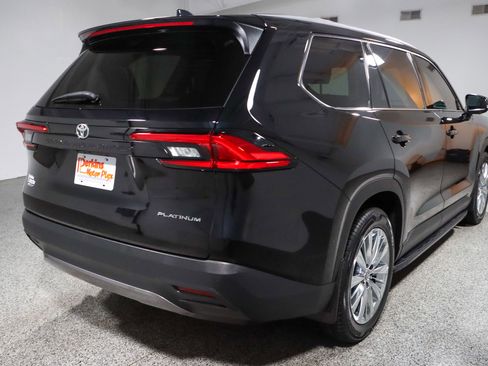 Used 2024 Toyota Grand Highlander AWD image 7