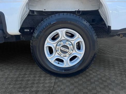 Certified 2025 Ford F250 XLT AWD/4WD image 14