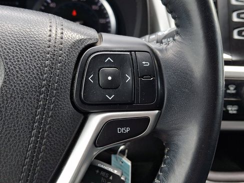 Used 2016 Toyota Highlander Plus AWD/4WD image 24