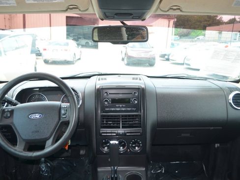 Used 2010 Ford Explorer XLT image 25