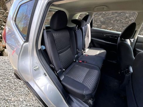 Used 2020 Nissan Rogue S FWD image 24