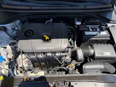 Used 2017 Hyundai Elantra Limited FWD image 8