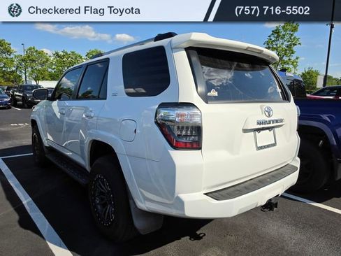Used 2020 Toyota 4Runner SR5 Premium w/ Moonroof Package AWD/4WD image 4
