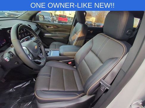 Used 2025 Chevrolet Traverse High Country image 21