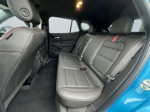 Used 2025 Chevrolet Trax RS w/ Sunroof Package FWD image 13