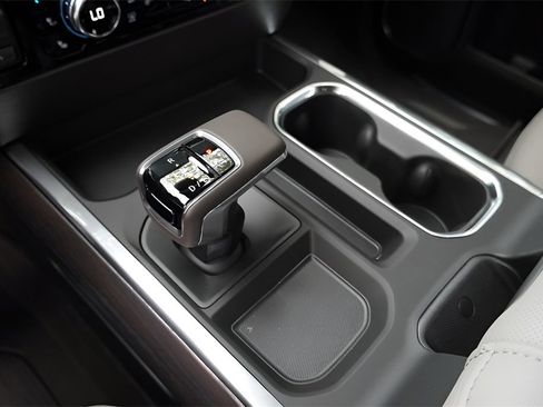 New 2026 GMC Sierra 1500 SLT image 17