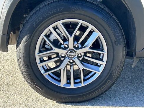 Used 2024 Nissan Rogue S image 7