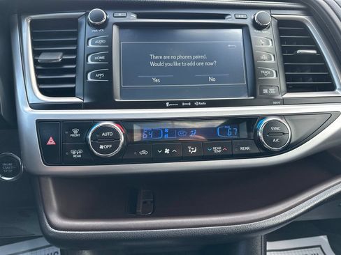 Used 2017 Toyota Highlander XLE AWD/4WD image 66