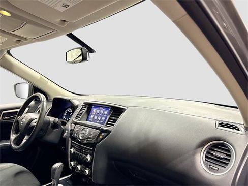 Used 2020 Nissan Pathfinder SV image 26