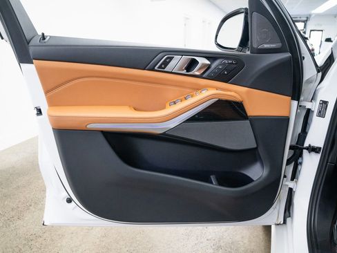 Used 2024 BMW X7 xDrive40i w/ M Sport Package image 17