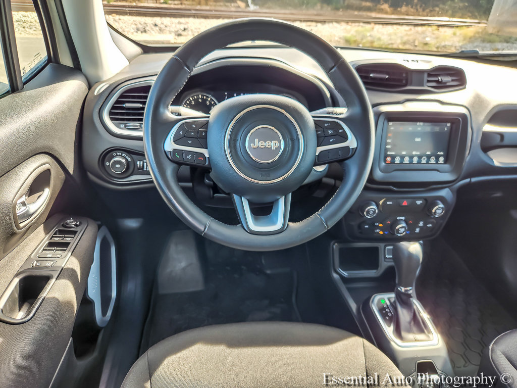 Used 2019 Jeep Renegade Latitude FWD image 10