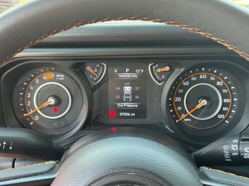 Used 2024 Jeep Wrangler Sport S image 19