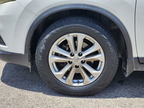 Used 2015 Nissan Rogue SV w/ SV Premium Package FWD image 9
