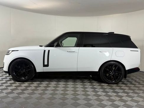 New 2025 Land Rover Range Rover SE image 3