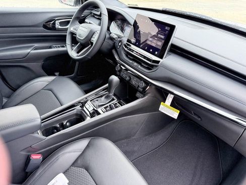 New 2026 Jeep Compass Latitude image 5