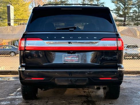 Used 2018 Lincoln Navigator L Reserve w/ Technology Package image 10