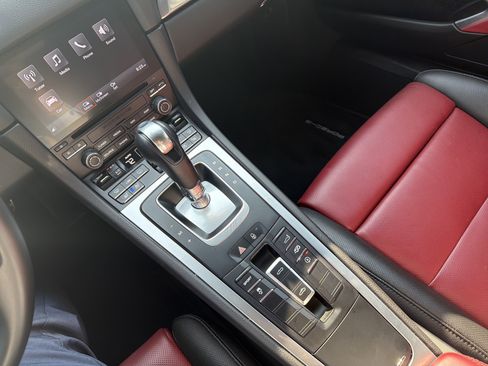Certified 2019 Porsche 718 Boxster RWD image 15