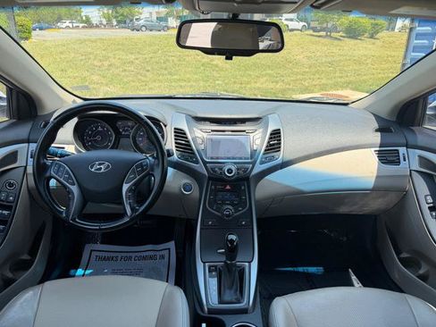 Used 2014 Hyundai Elantra Limited w/ Option Group 03 FWD image 9