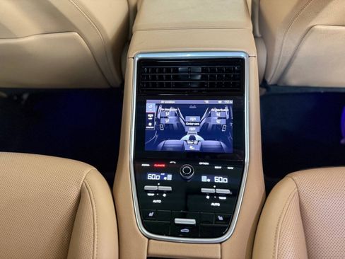 Used 2019 Porsche Panamera RWD image 35