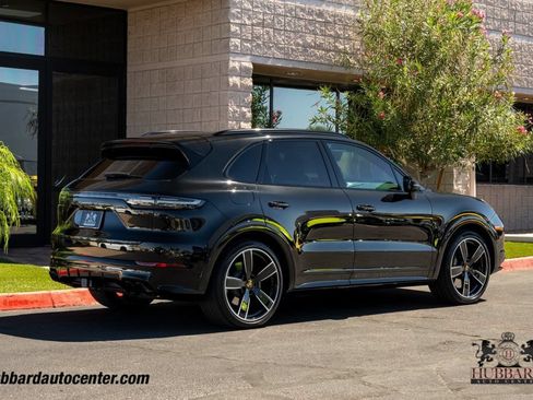 Used 2023 Porsche Cayenne Turbo AWD/4WD image 8
