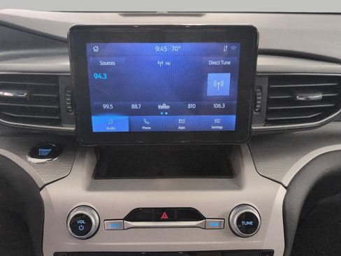 Used 2024 Ford Explorer XLT w/ Equipment Group 202A AWD/4WD image 8