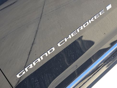 New 2025 Jeep Grand Cherokee L Summit image 8