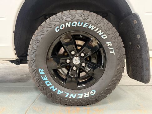 Used 2018 RAM 1500 ST w/ SXT Appearance Group AWD/4WD image 11