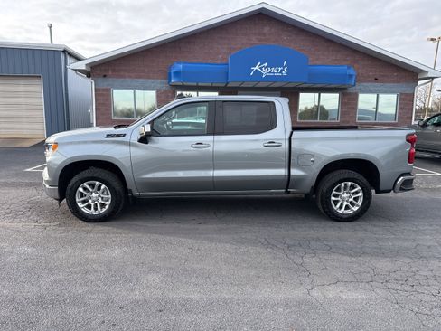 Used 2023 Chevrolet Silverado 1500 LT image 3