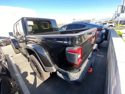 Used 2025 Jeep Gladiator Mojave AWD/4WD image 2