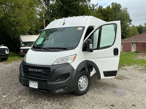 Used 2023 RAM ProMaster 2500 FWD image 2