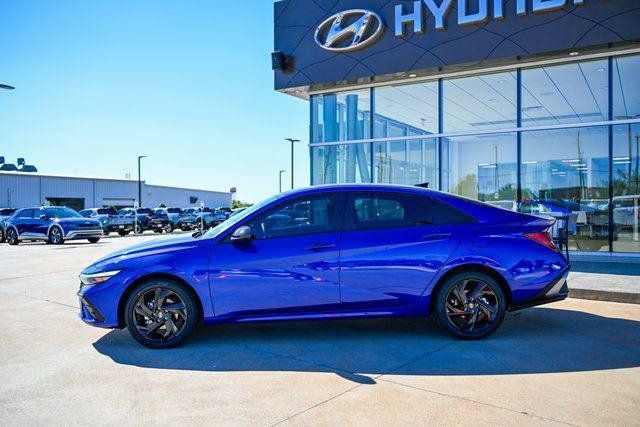 New 2026 Hyundai Elantra SEL w/ Cargo Package FWD image 2